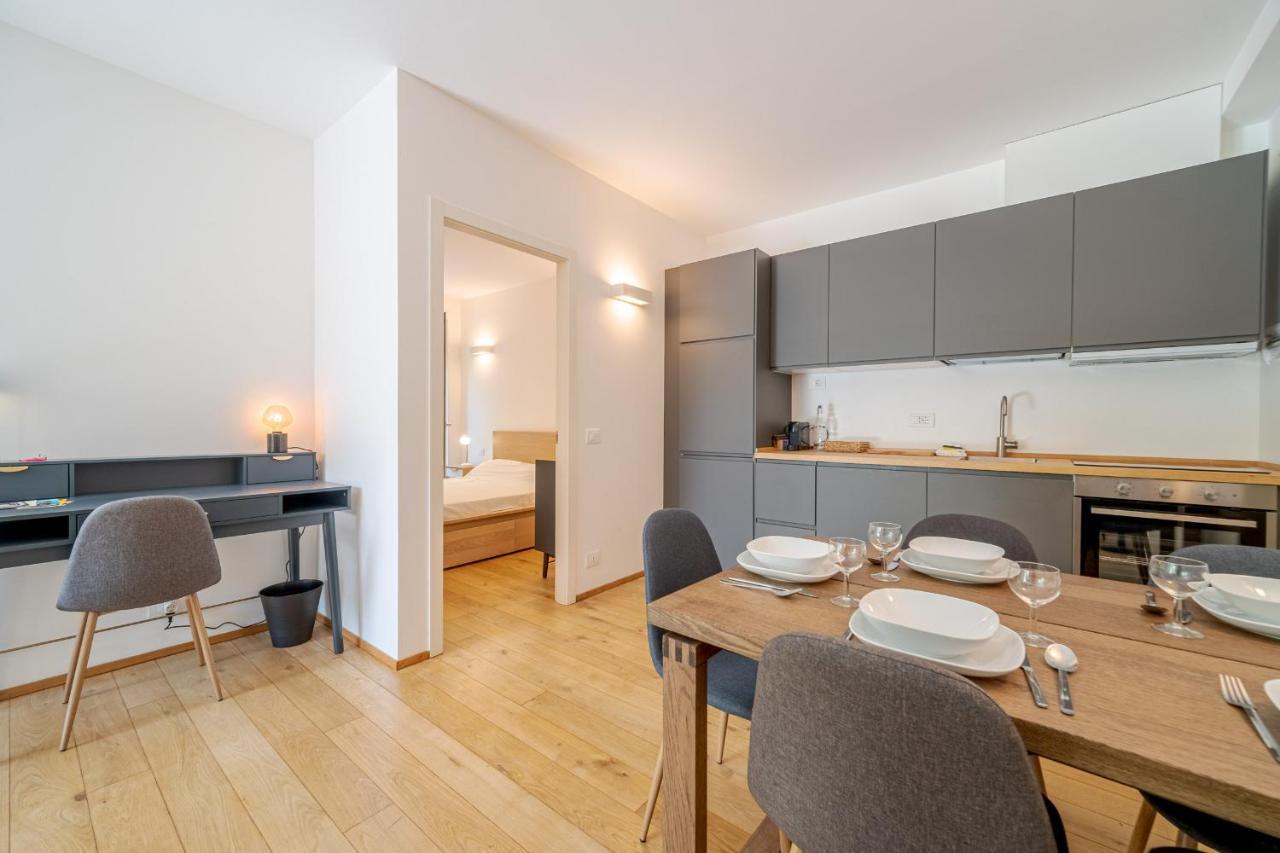 Dei Mille Roomy Flat Apartment Genoa